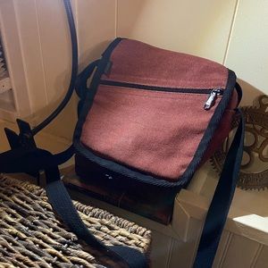 Hempmania purse in beautiful brick red/brown color.